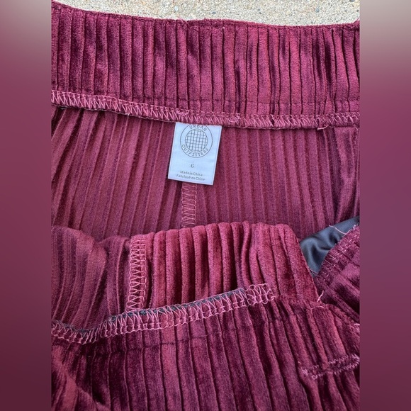 Urban Outfitters Womens Cassidy Burgundy Ribbed Velvet Kick Flare Pants Size 6 - Picture 3 of 11